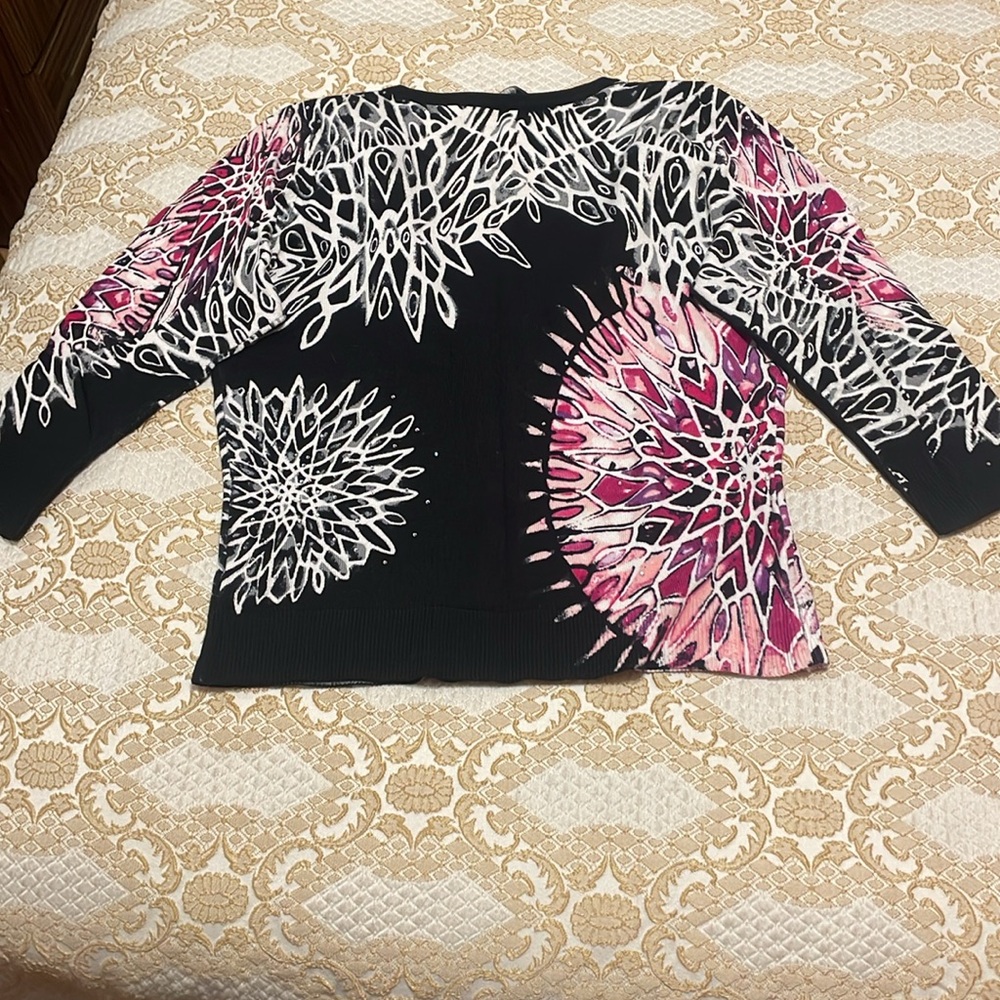 Women’s WHITE HOUSE BLACK MARKET 3/4 Sleeve Floral Sweater Size M - Picture 2 of 11